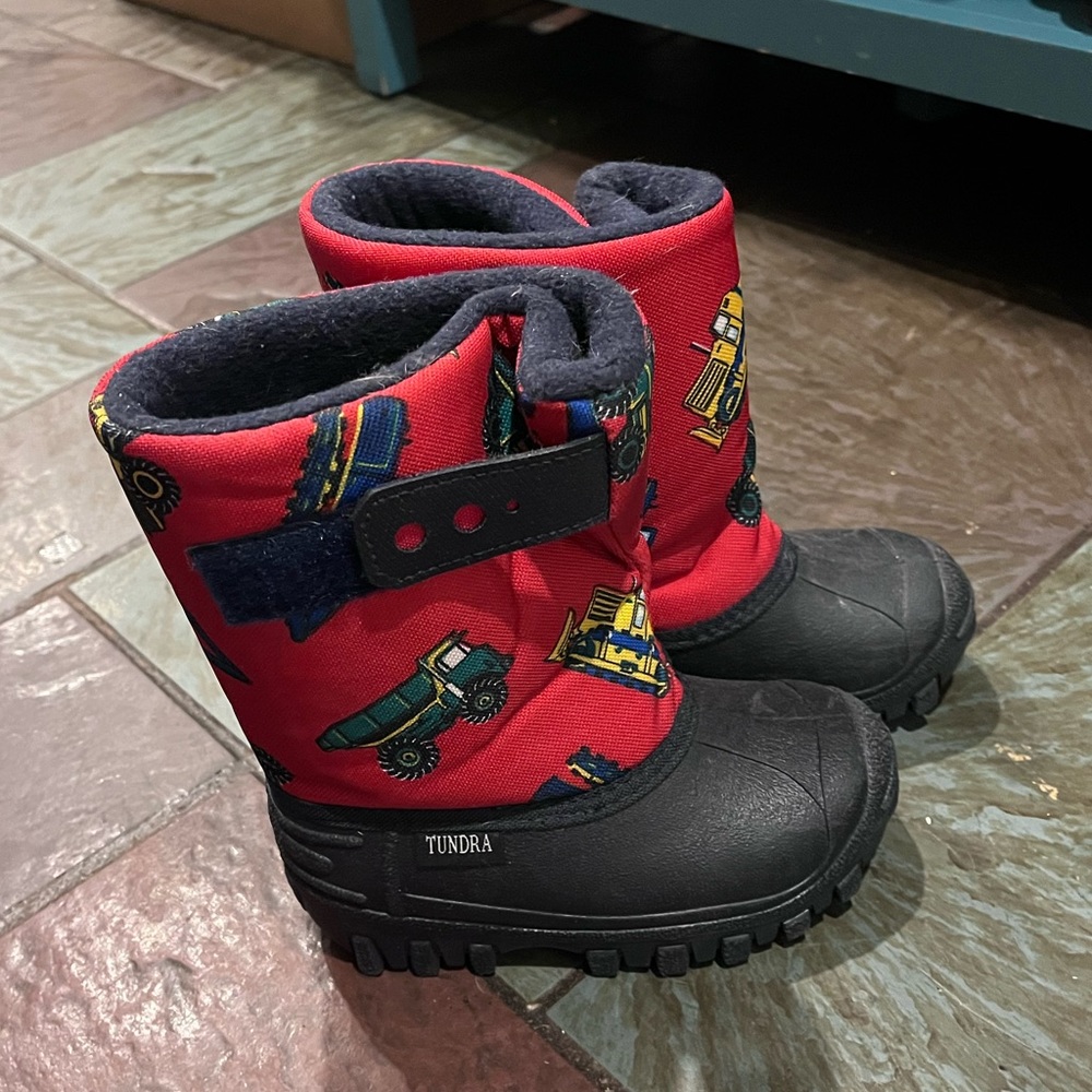 Tundra Toddler Boy size 9 Red and Black Winter Boots